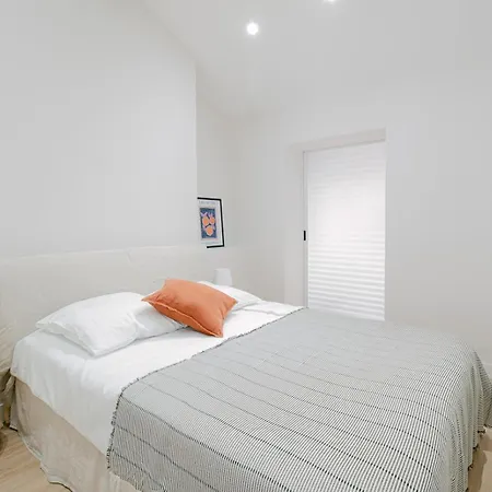 Апартаменты La Mouette-appartement Au Vieux Port Канны